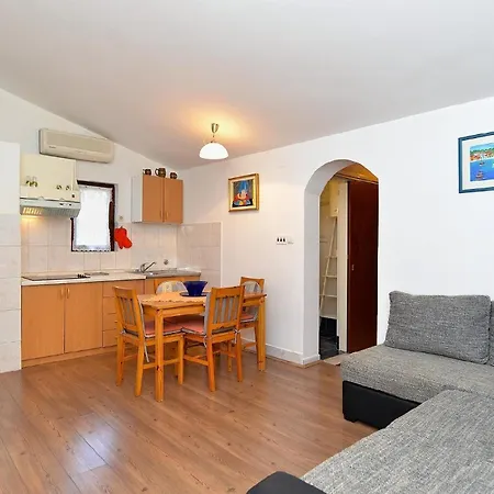Apartment Fuer 4 Personen Ca 50 Qm In Medulin, Istrien Suedkueste Von Istrien Medulin